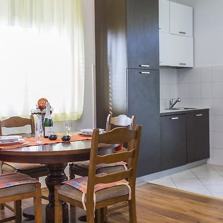 Apartment Amber Koromačno Szoba fotó