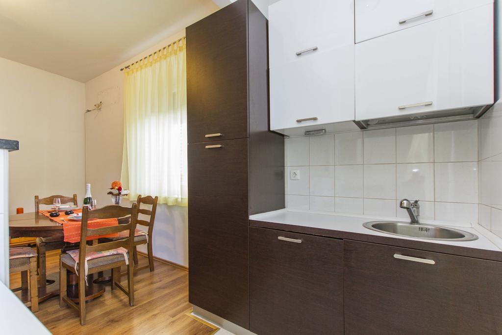 Apartment Amber Koromačno Szoba fotó